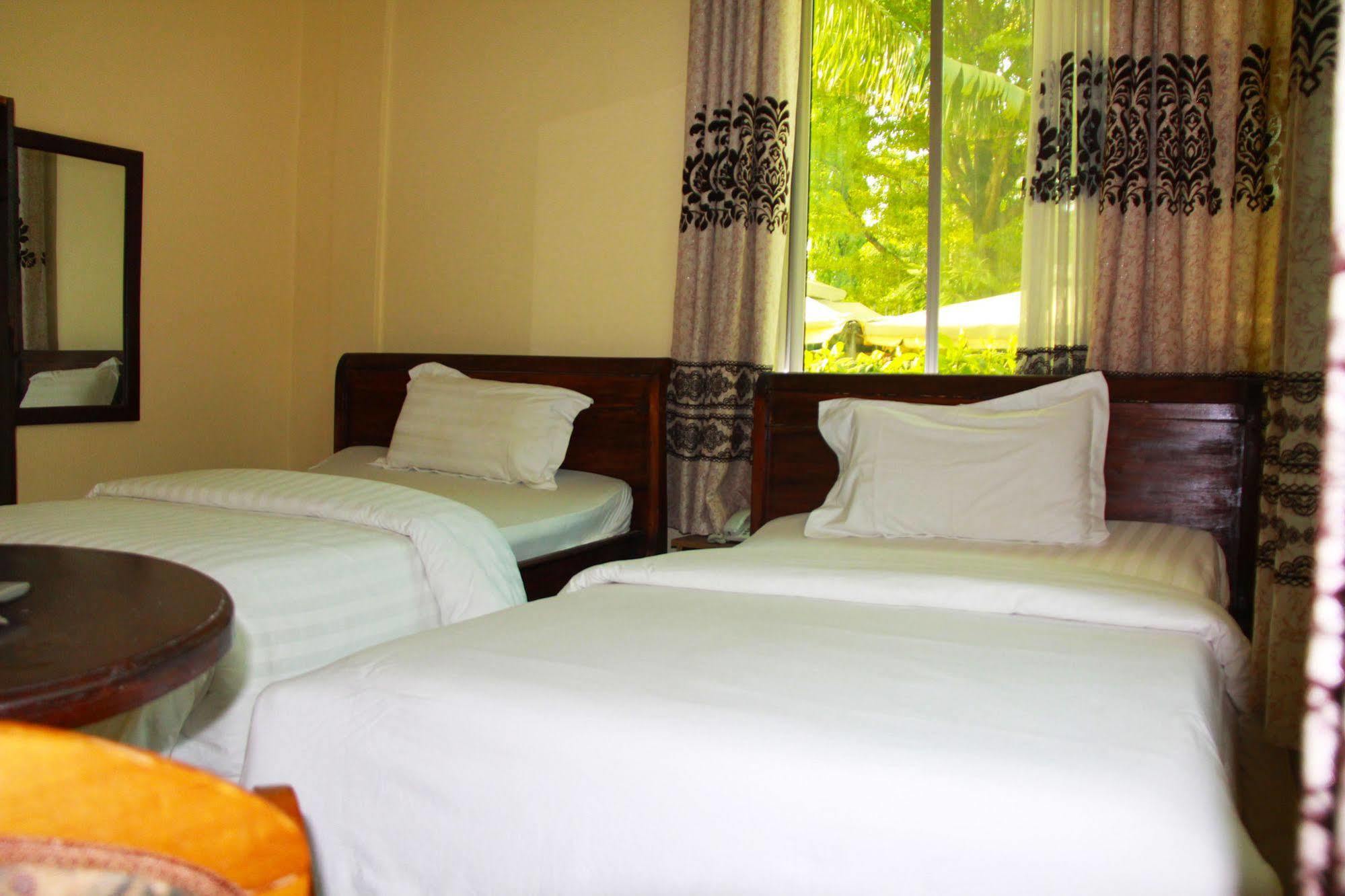Varlek Hotel Dar-es-Salaam Eksteriør bilde