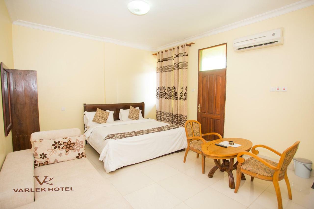Varlek Hotel Dar-es-Salaam Eksteriør bilde