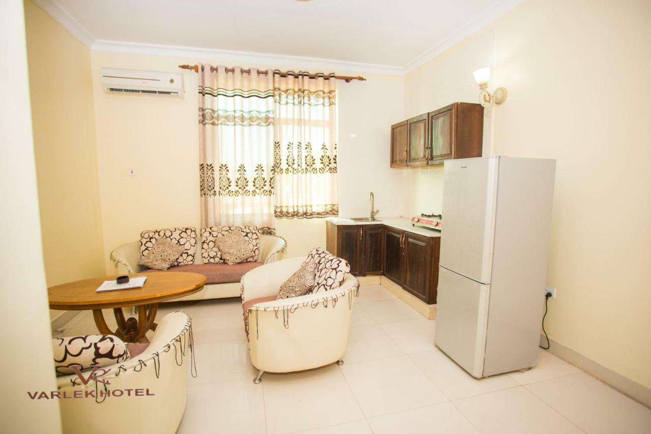Varlek Hotel Dar-es-Salaam Eksteriør bilde