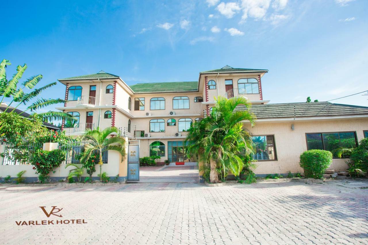 Varlek Hotel Dar-es-Salaam Eksteriør bilde
