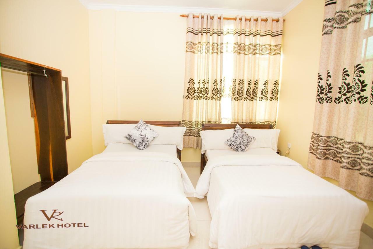 Varlek Hotel Dar-es-Salaam Eksteriør bilde