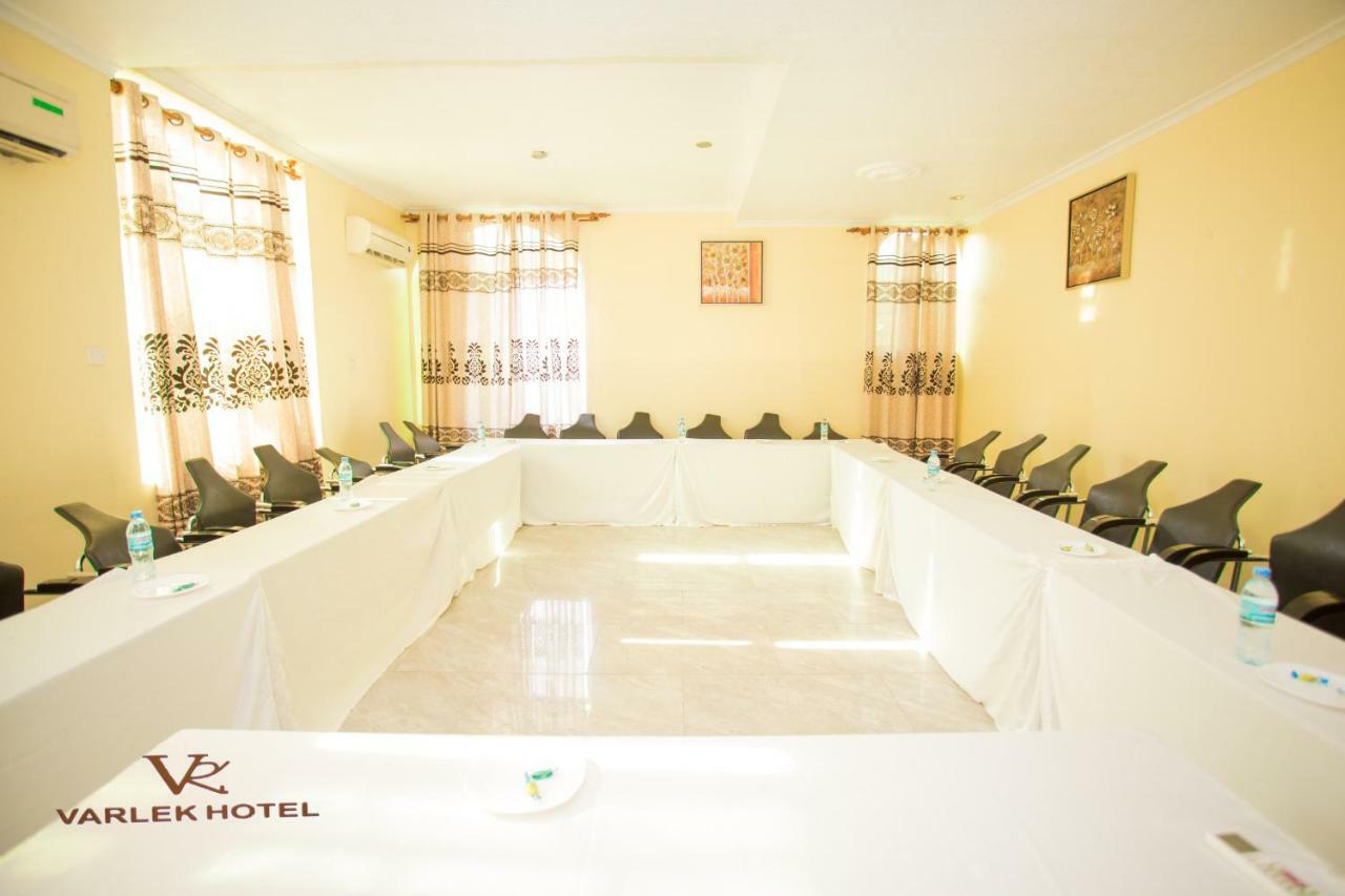 Varlek Hotel Dar-es-Salaam Eksteriør bilde