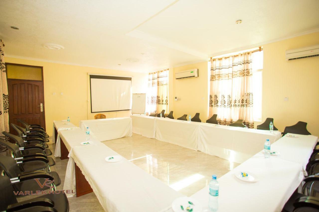 Varlek Hotel Dar-es-Salaam Eksteriør bilde