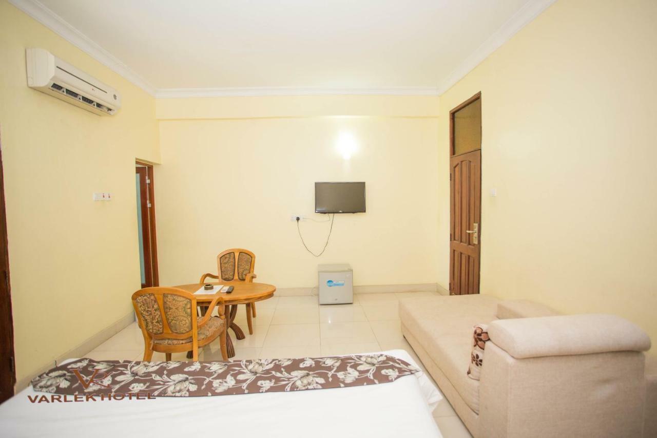 Varlek Hotel Dar-es-Salaam Eksteriør bilde
