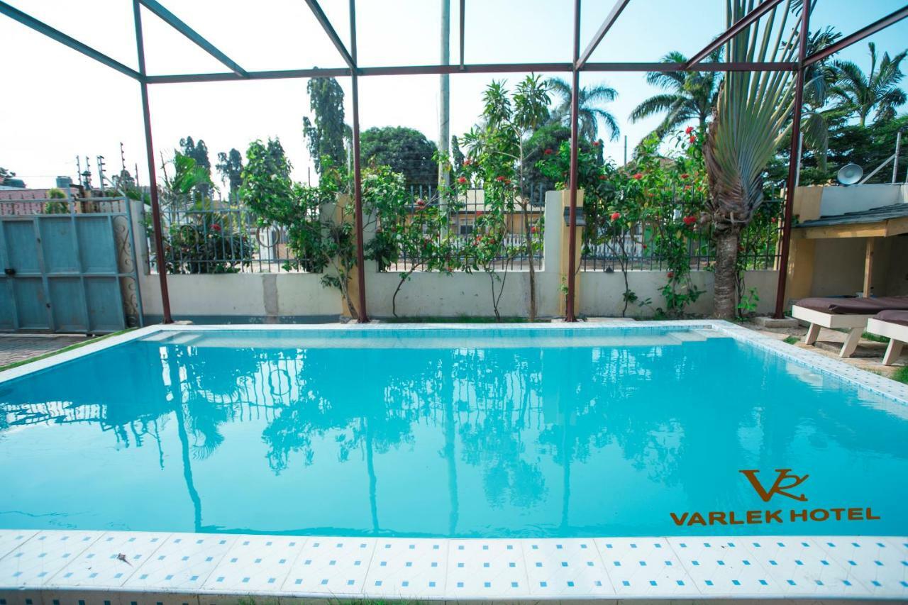 Varlek Hotel Dar-es-Salaam Eksteriør bilde